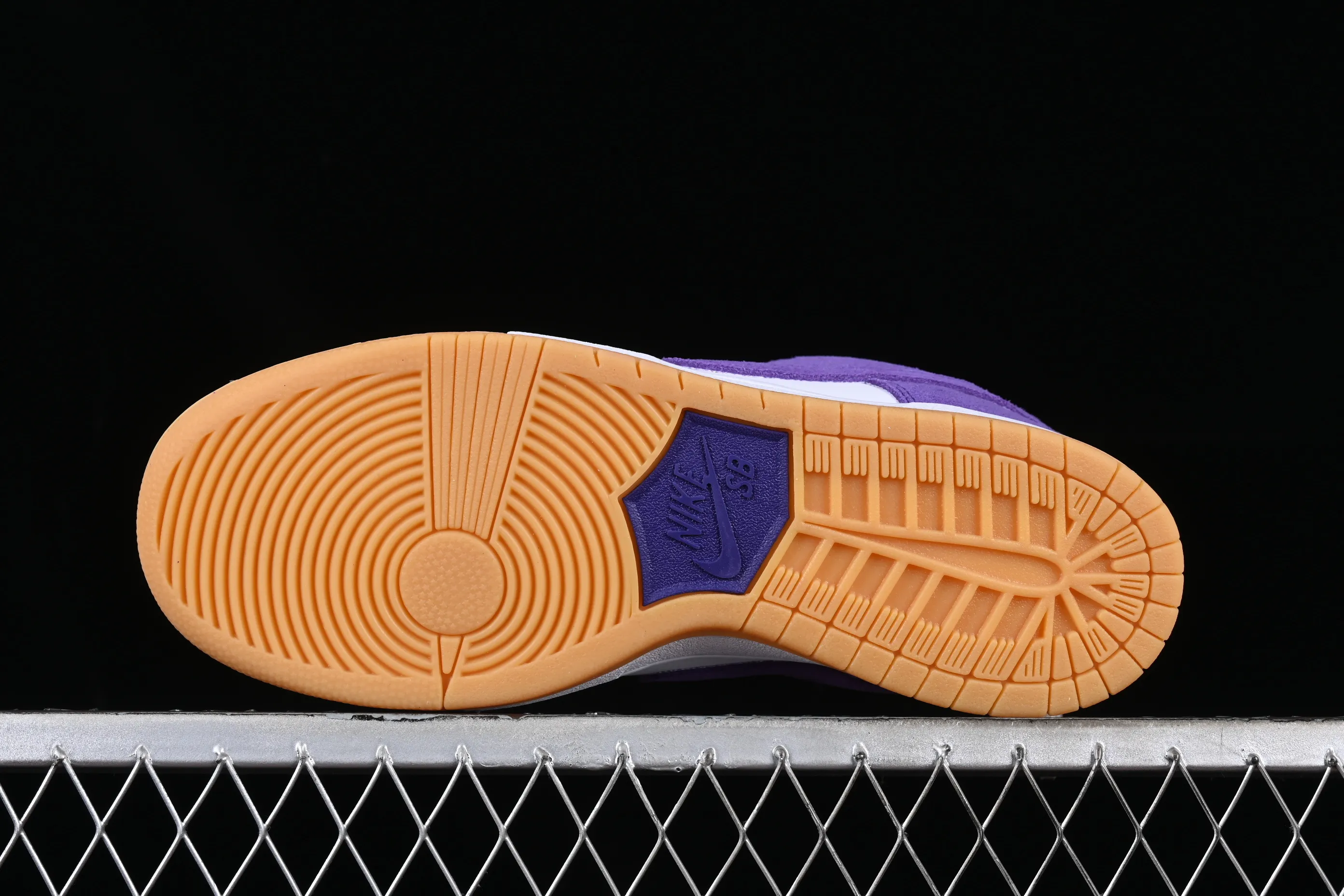 All categories Nk SB Dunk Series Nk SB Dunk Low low-top sneakers Cost-effective version Nk SB Dunk "Purple Suede" wicked purple color SB low-top casual sneakers DV5464-500